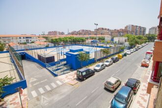 Modish 3 bedroom Apartment in Malaga by La Recepción, фото 4