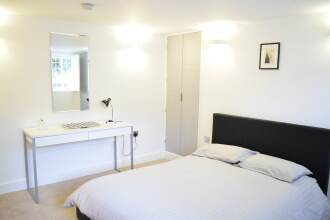 Stunning 1 Bedroom Apartment in Kennington, фото 4