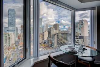 Amazing Suites In Yorkville, фото 47