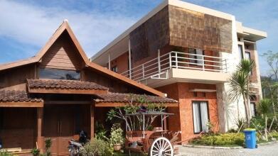 Darmo Homestay In Batu Indonesia From None Photos - 