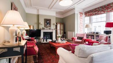 Bright Parsons Green Maisonette, фото 25