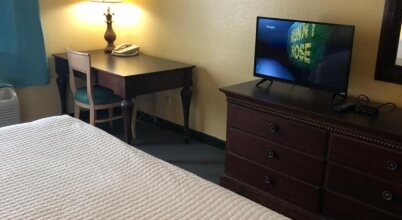 Deluxe 6 Inn & Suites, фото 30 Deluxe 6 Inn & Suites, фото 30