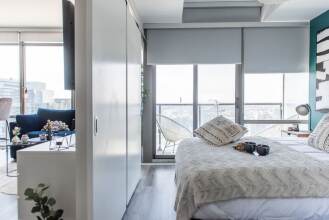 QuickStay - Eclectic Two-Bedroom Condo (Sky High Views), фото 23