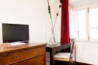 Spanish Steps Studio Apartment, фото 4