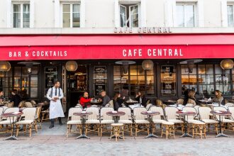 Balcony Views to the Eiffel Tower, фото 11