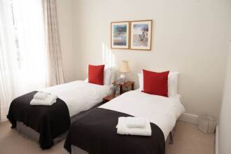 Spacious 2 Bedroom Apartment in Old Crescent, фото 3