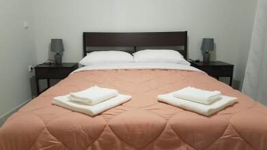 M1 George Apartment by the Airport, фото 5