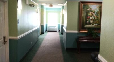 Deluxe 6 Inn & Suites, фото 28 Deluxe 6 Inn & Suites, фото 28