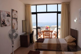 Seashells Penthouse with Seaview Terrace in Bugibba
