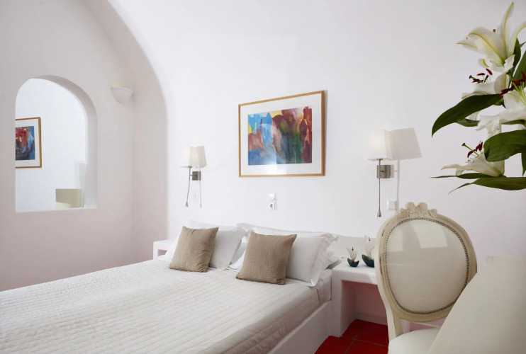 WhiteDeck Hotel