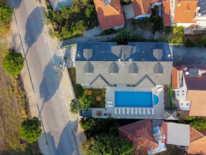 Bright House Apart
