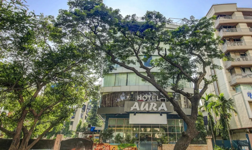 Hotel Aura - Near Malad Link Road