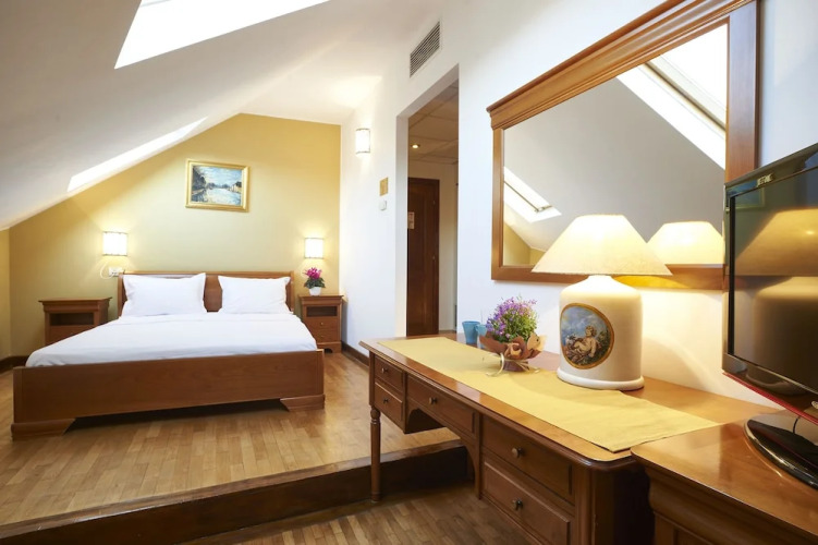 Cozy Attic Room III — фото 4