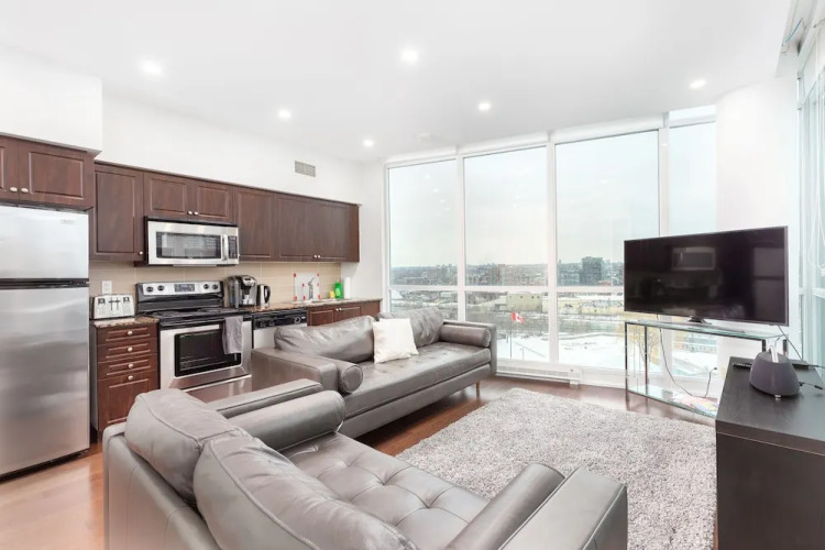Penthouse with CN Tower view — фото 2