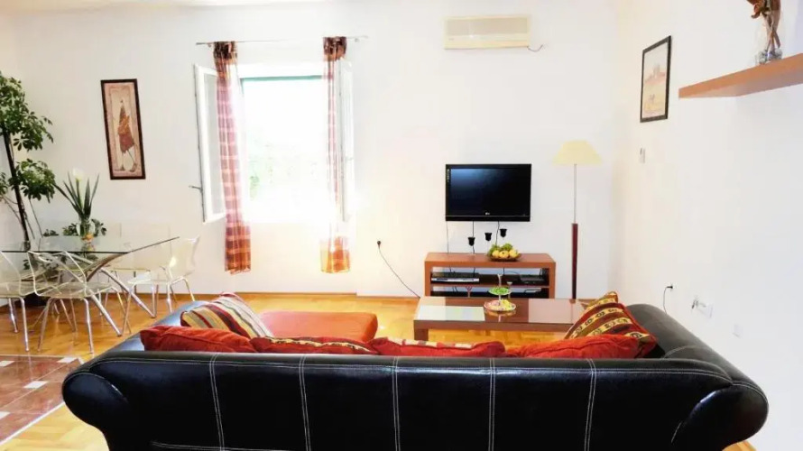 Luxurious Djuran Apartment — фото 4