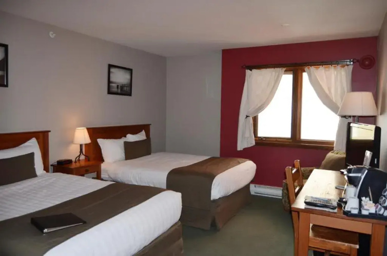 Howe Sound Inn — фото 2