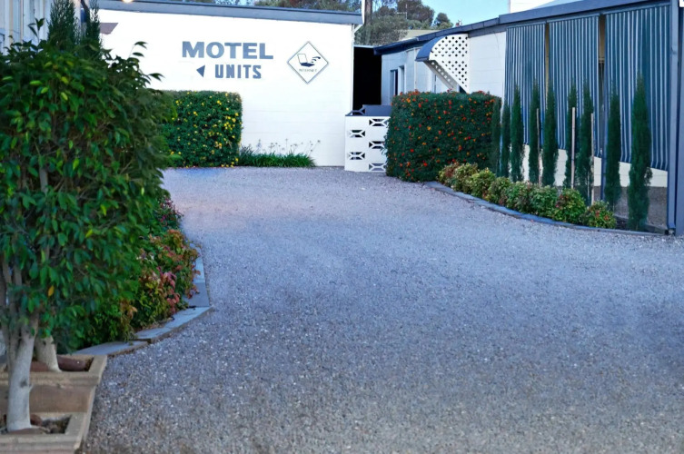 Motel River Bend