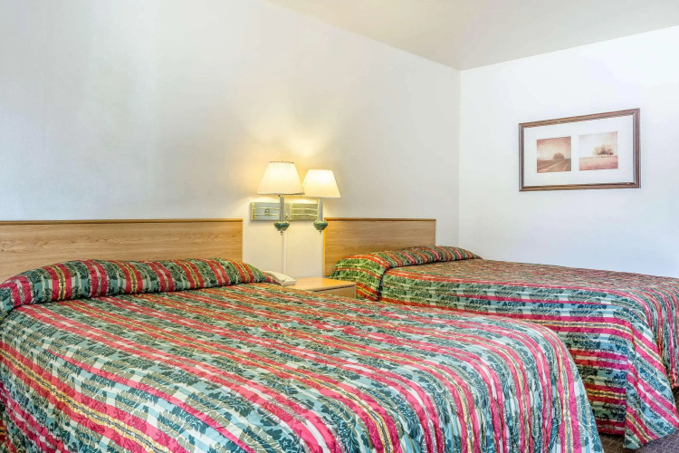 Rodeway Inn Magic Mountain Area — фото 3