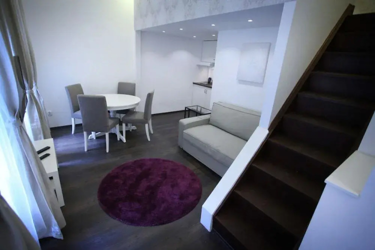 d.Five Chain Bridge Apartment — фото 3