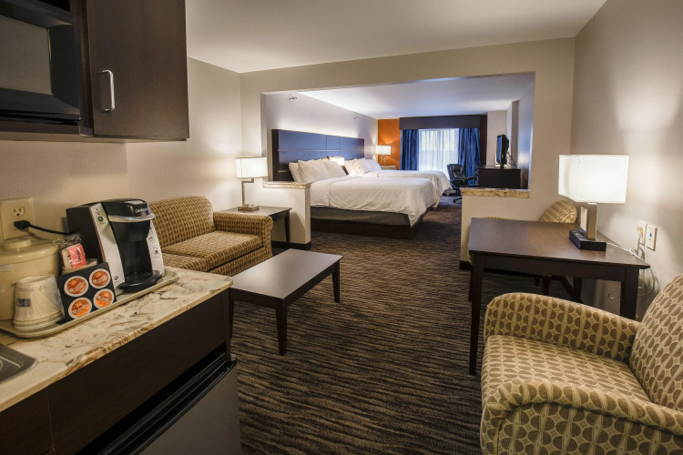 Holiday Inn Express & Suites Brandon by IHG