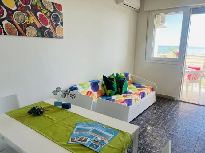 Beachfront Flat With View — фото 2
