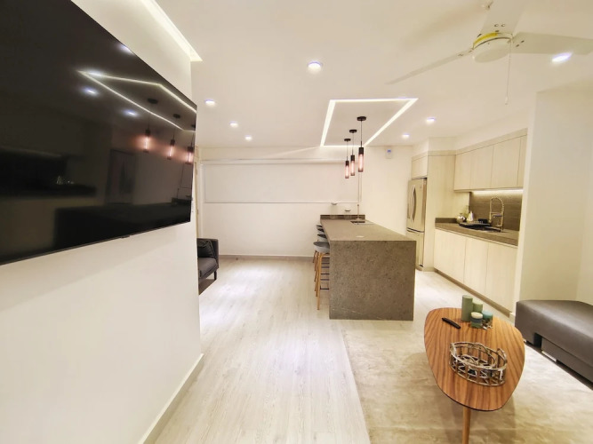 1st Luxury Warehouse — фото 2