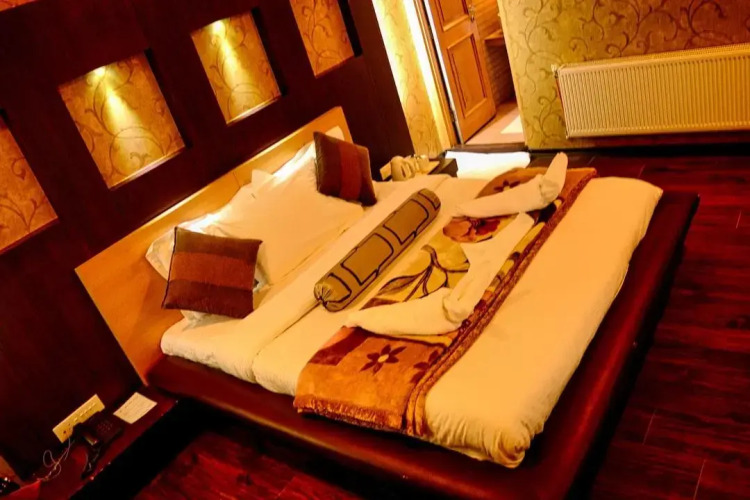 Hotel Pine Spring Pahalgam — фото 5