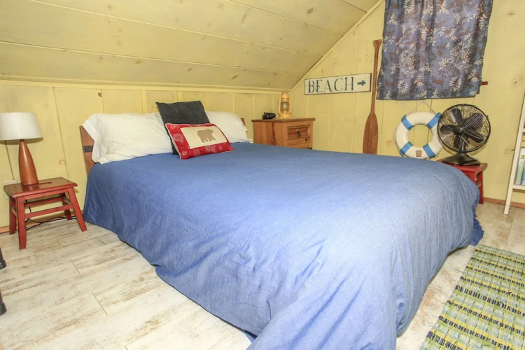 A Sweet Pine Cabin — фото 4