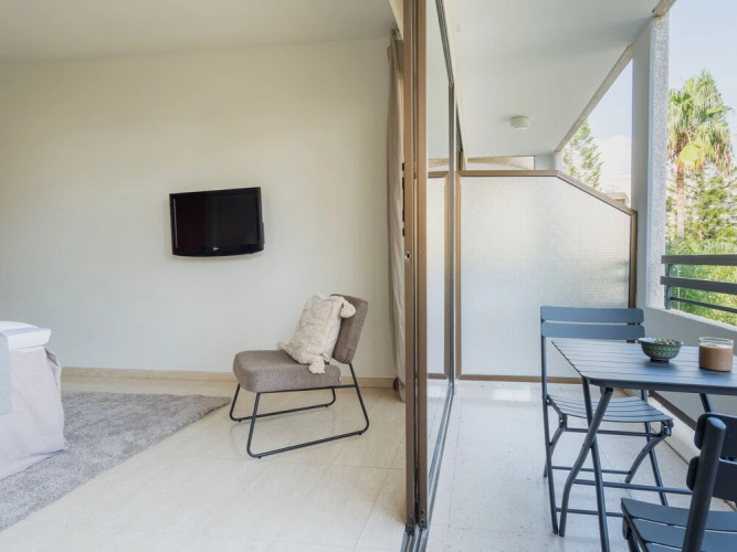 Modern Studio with balcony — фото 4