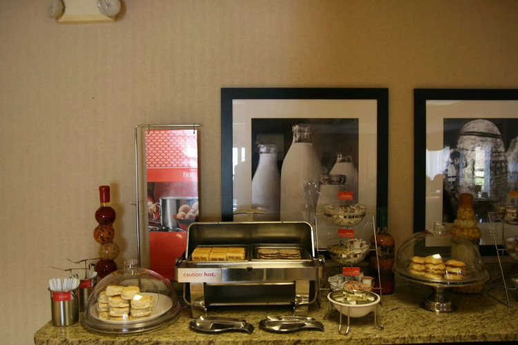 Hampton Inn Commerce — фото 4