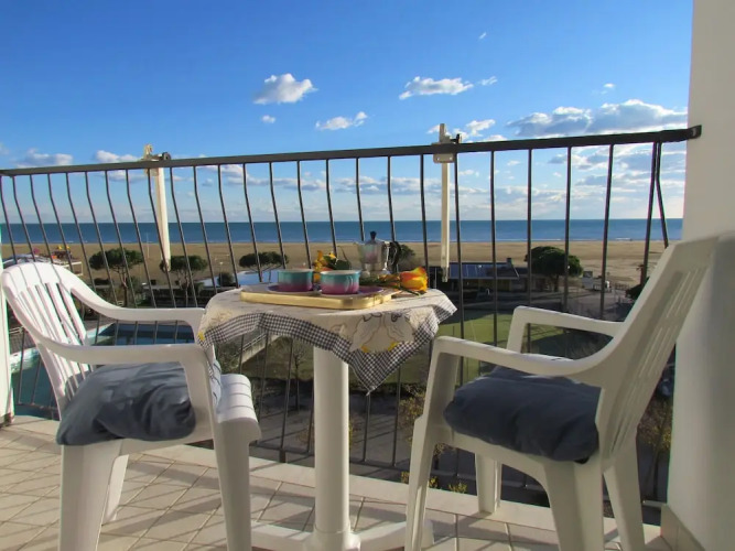 Beachfront Flat With View — фото 3