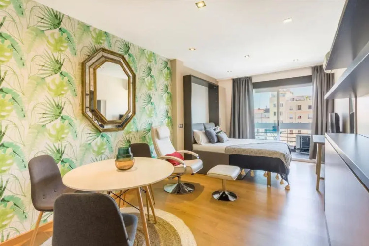 Cozy studio overlooking Pedro Zerolo Square — фото 4