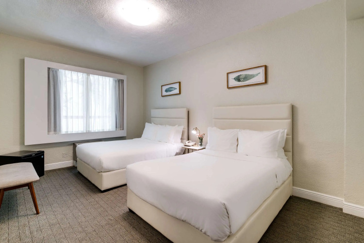 Crest Hotel Suites — фото 4