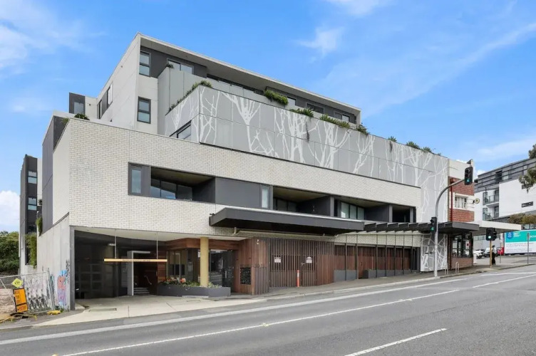 Modern 2-bed Ivanhoe Unit With Parking — фото 2