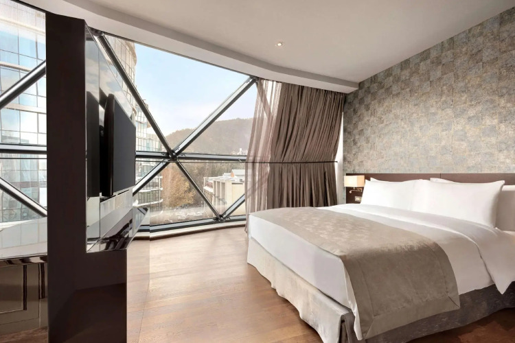 Фотография номера гостиницы Wyndham Grand Tbilisi