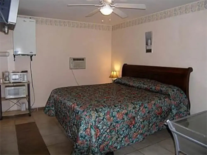 A1 Value Inn — фото 4