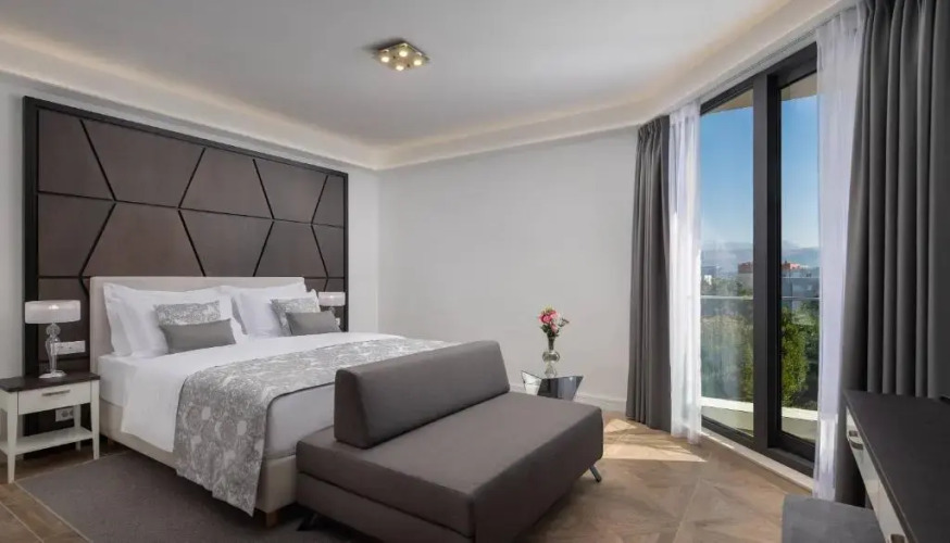 Ellure Luxury Suites — фото 4