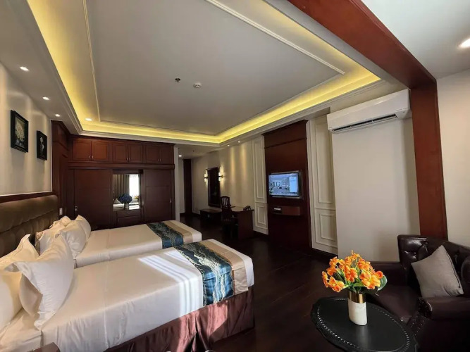 Madison Crown Hotel