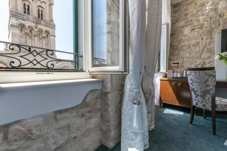 Antique Split Luxury Rooms — фото 2