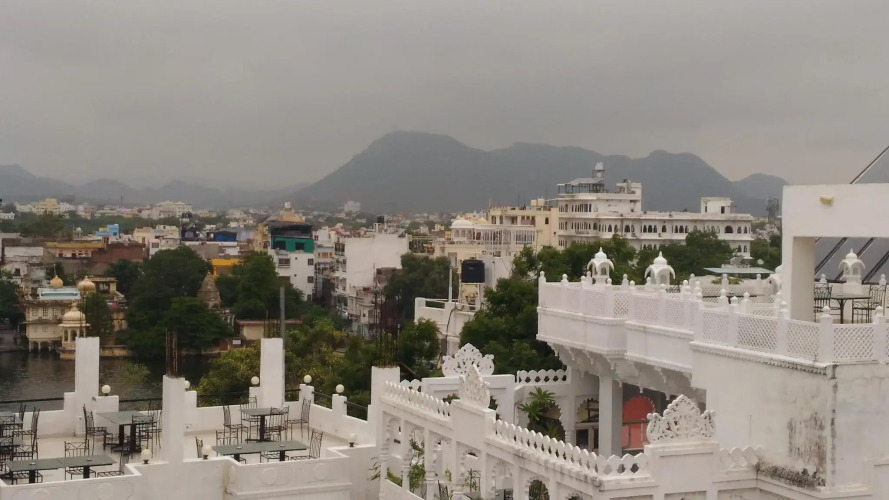 Hotel Ishwar Palace — фото 4