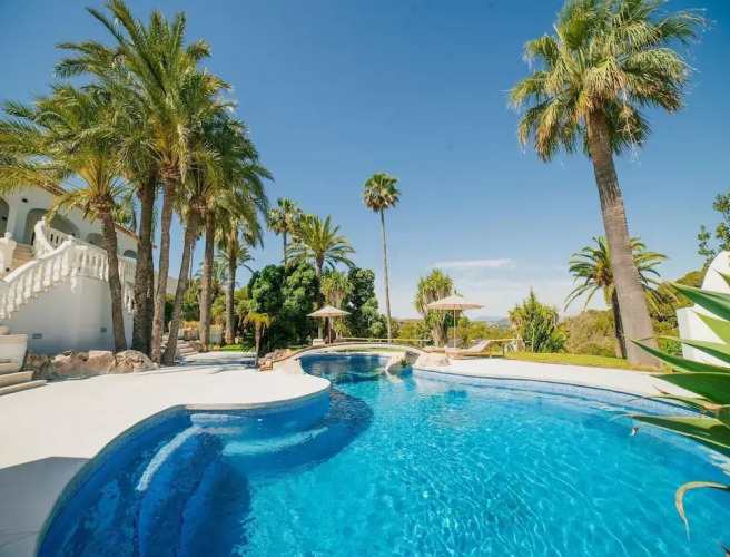 Superb Villa With Private Lagoon Pool — фото 4
