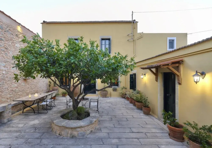 Castello Villa Daphnes - Private Pool & Whirlpool