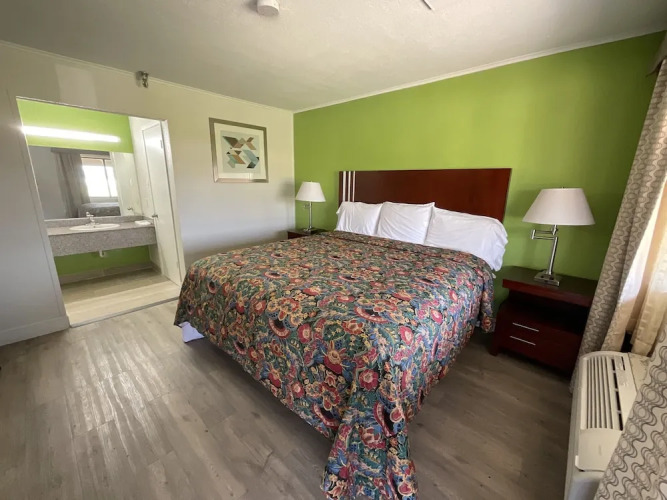 Executive Inn & Suites — фото 2