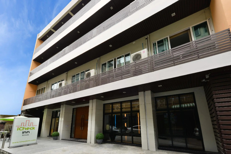iCheck inn Gems Center Silom