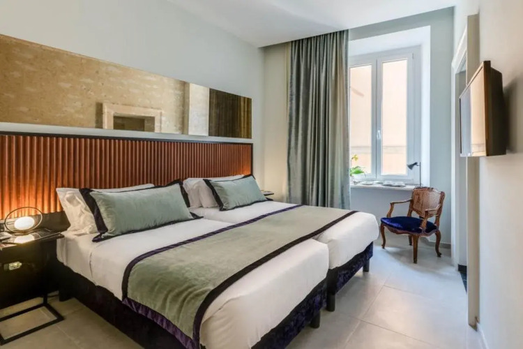 Adrianus Hotel