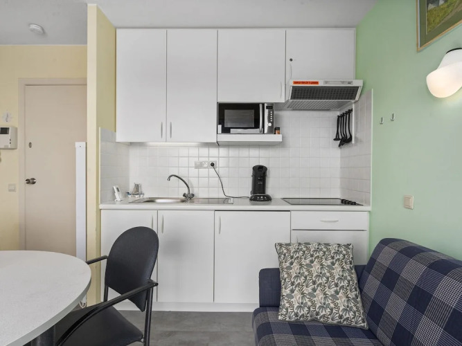 Spacious Studio Near Seafront — фото 2
