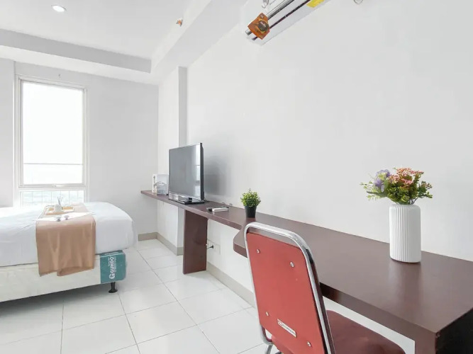 Basic Studio Room At Azalea Suites Apartment — фото 5