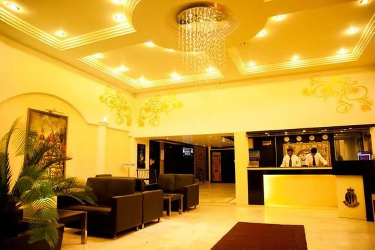 Hotel Sheela Towers