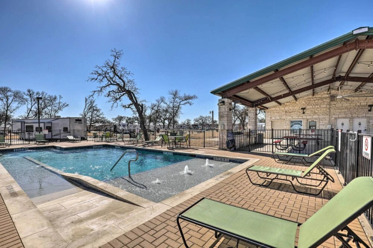 Upscale Tiny Home - Boho-chic Austin Getaway! — фото 5