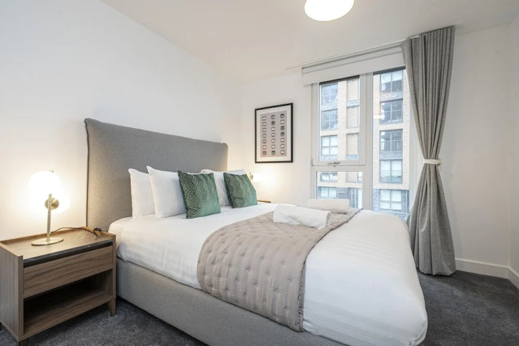 Central Two Bedroom Flat — фото 5